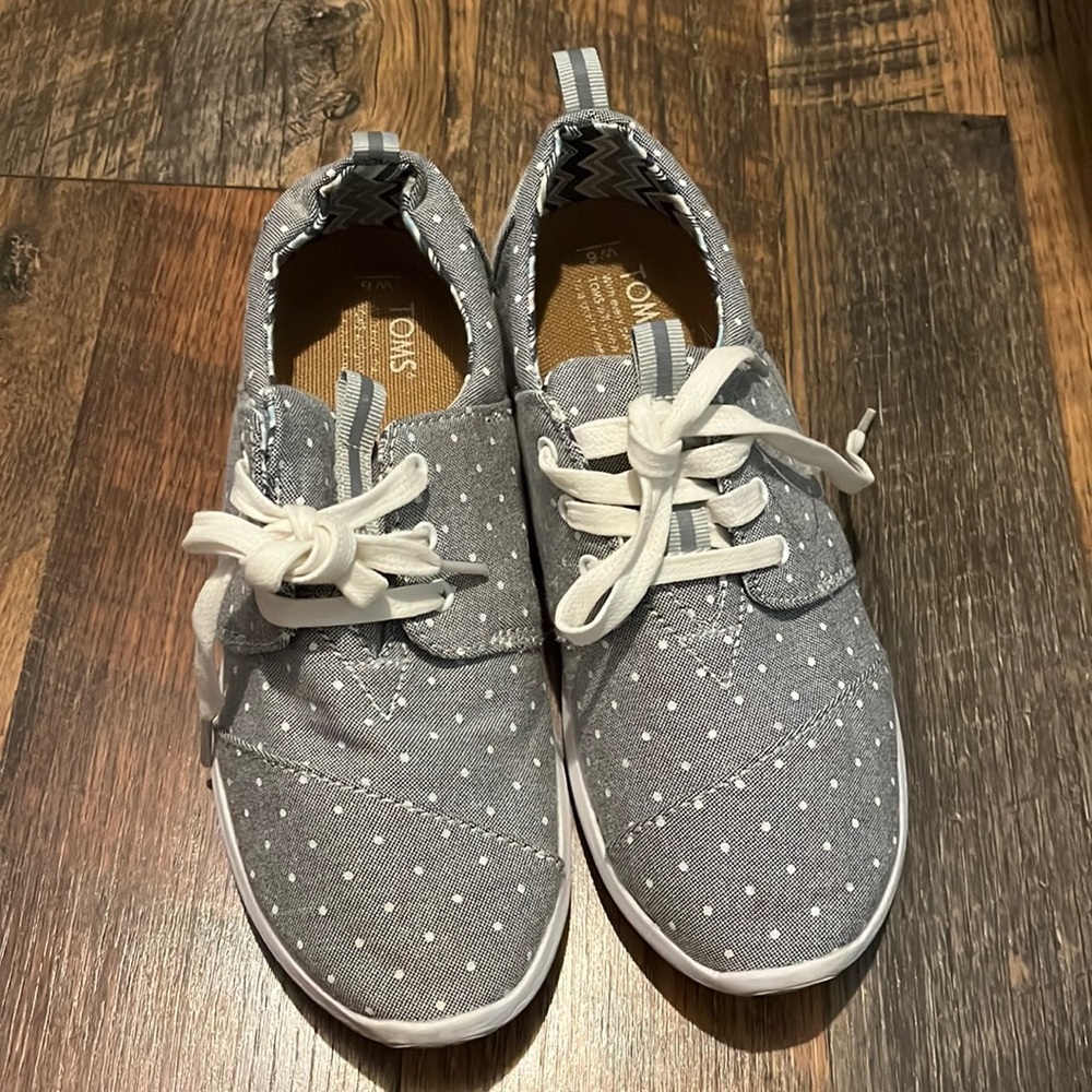 Gray white polka dot TOMS